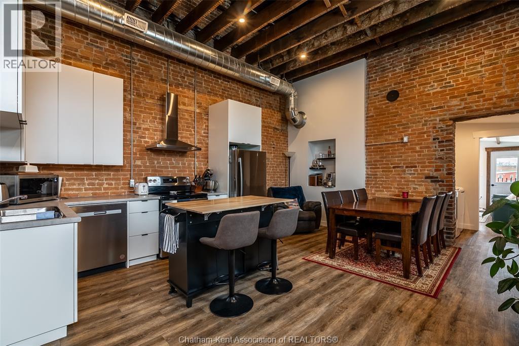 Single Family — 164 King Street, Chatham, Ontario