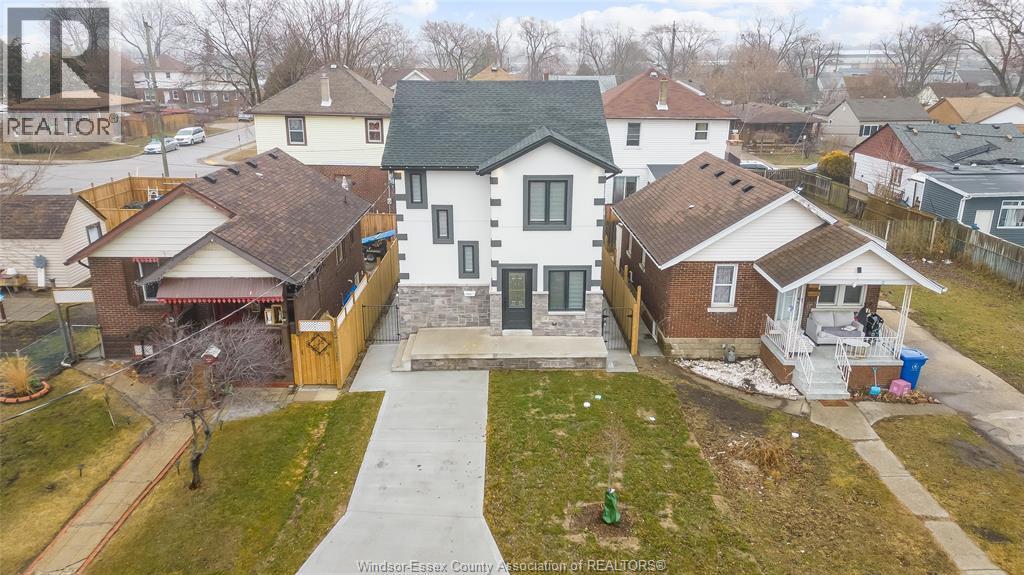 1156 Wellington Avenue, Windsor — primary photograph