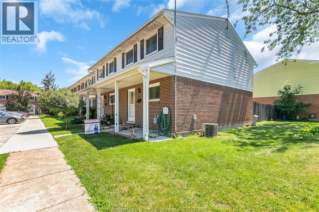 2994 Meadowbrook Lane #2, Windsor — photograph 2