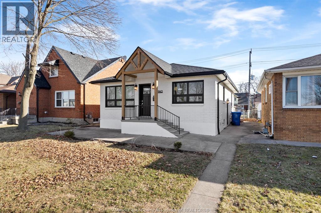960 Janette, Windsor — primary photograph
