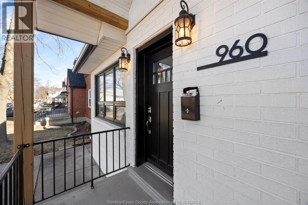 960 Janette, Windsor — photograph 3