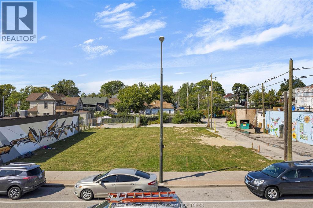 934-938 Wyandotte Street, Windsor — primary photograph