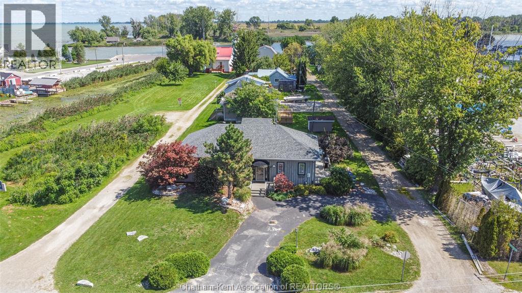 Single Family — 19255 Lower Thames Lane, Lighthouse Cove, Ontario