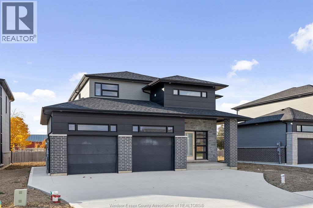 117 Hazel Crescent, Kingsville — photograph 2