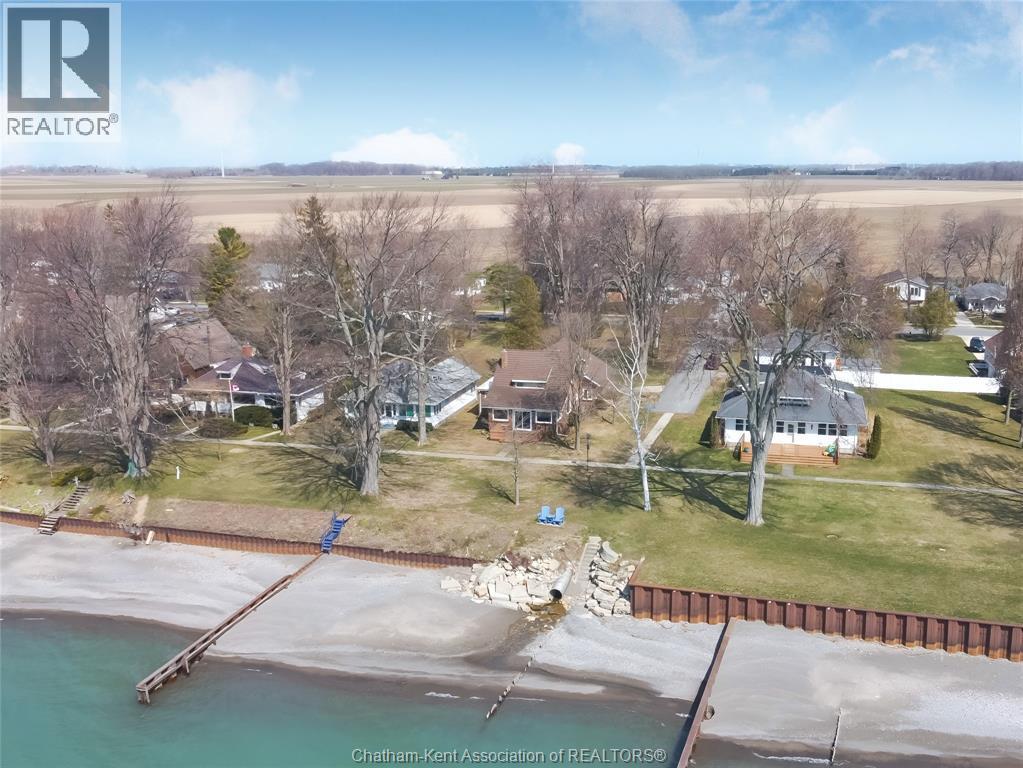 395 Towanda Boulevard, Erieau — photograph 2