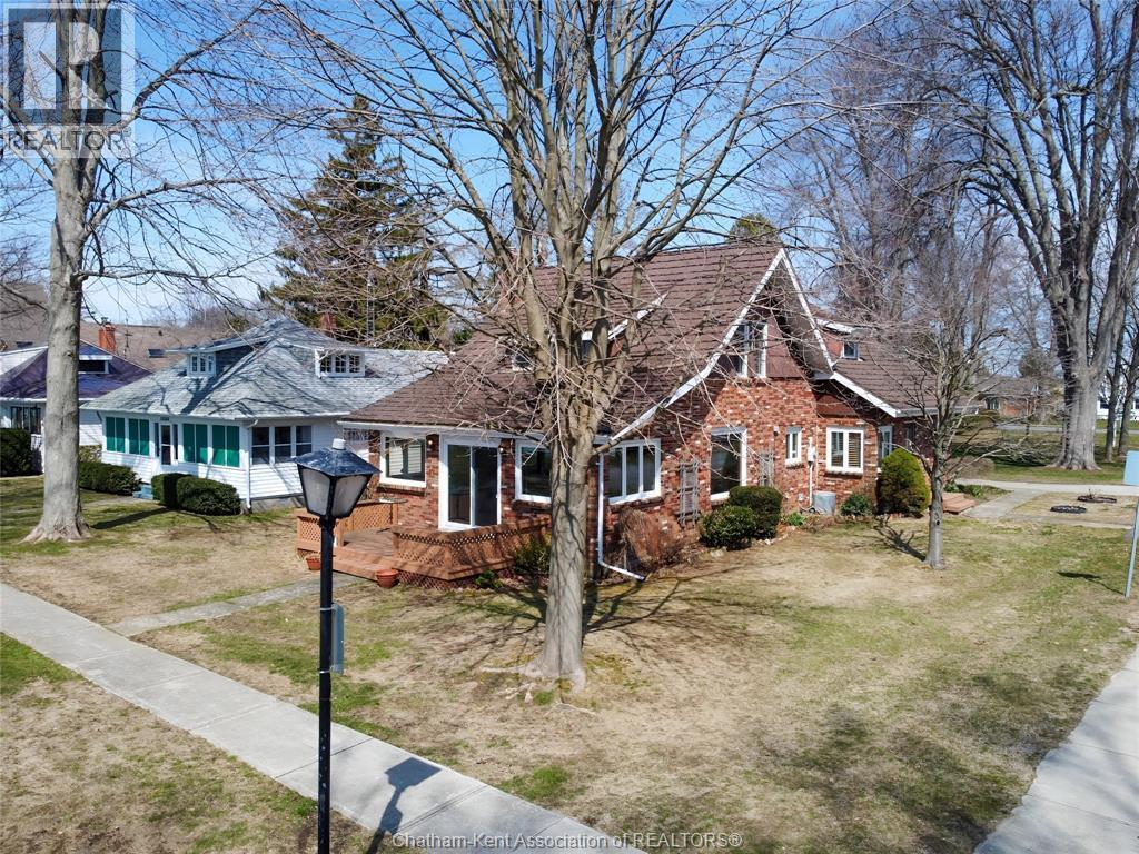 395 Towanda Boulevard, Erieau — photograph 3