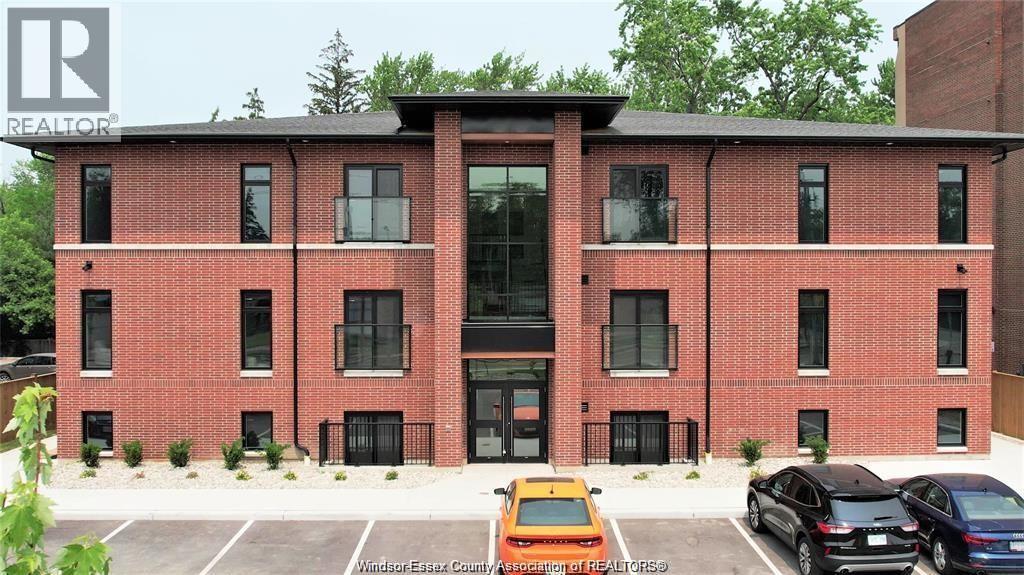 6550 Wyandotte Street #102, Windsor — primary photograph
