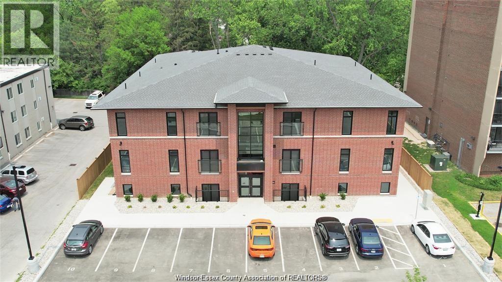 6550 Wyandotte Street #102, Windsor — photograph 2