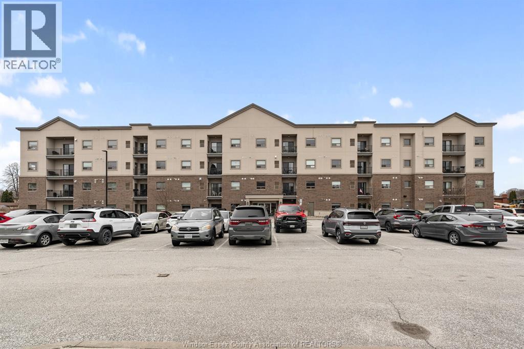 8475 Wyandotte Street #111, Windsor — primary photograph