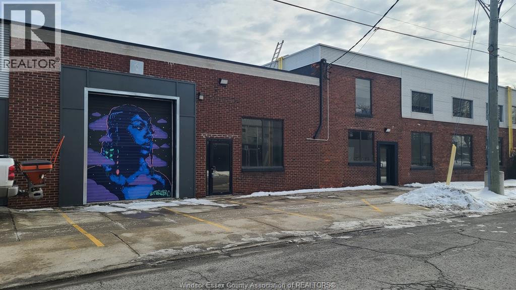 400 Erie Street #2, Windsor — photograph 2