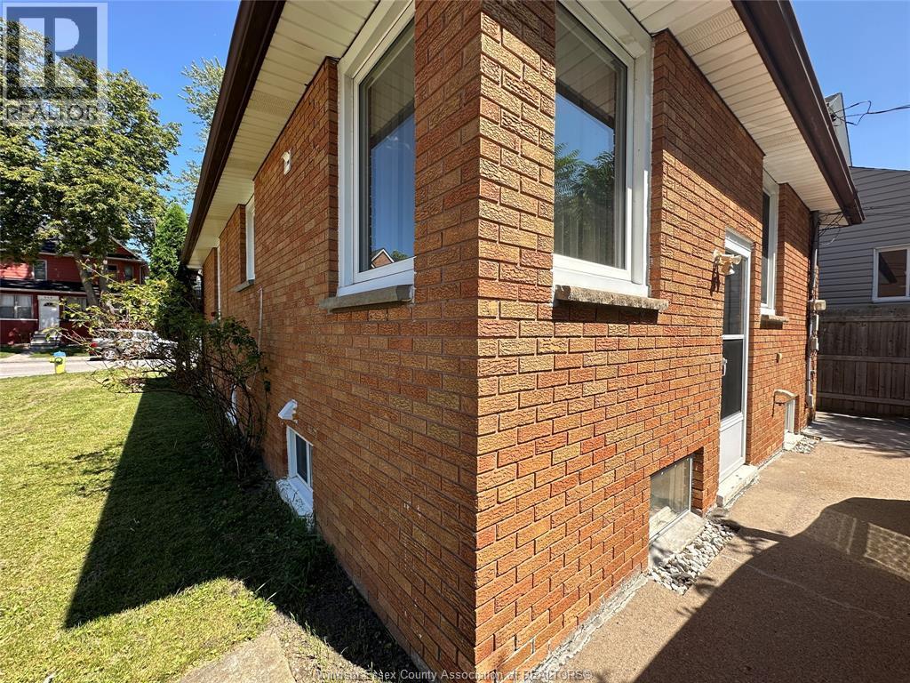 849 Dougall Avenue #LOWER, Windsor — photograph 2
