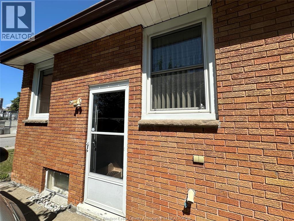 849 Dougall Avenue #LOWER, Windsor — photograph 3