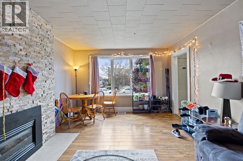 568 Askin, Windsor — photograph 3
