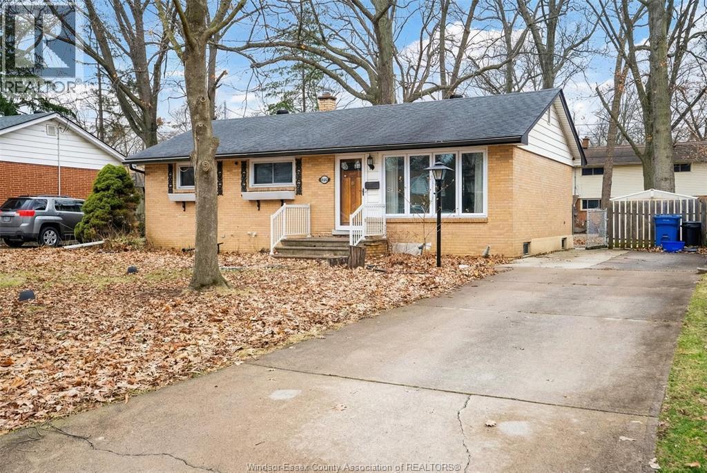 3455 Randolph Avenue, Windsor — photograph 2