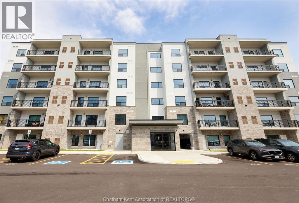 3340 Stella Crescent #122, Windsor — primary photograph