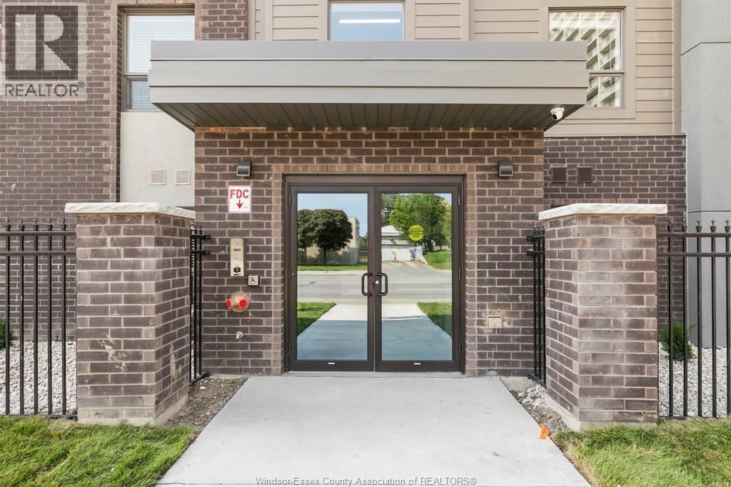 955 Ouellette Avenue #204, Windsor — photograph 2