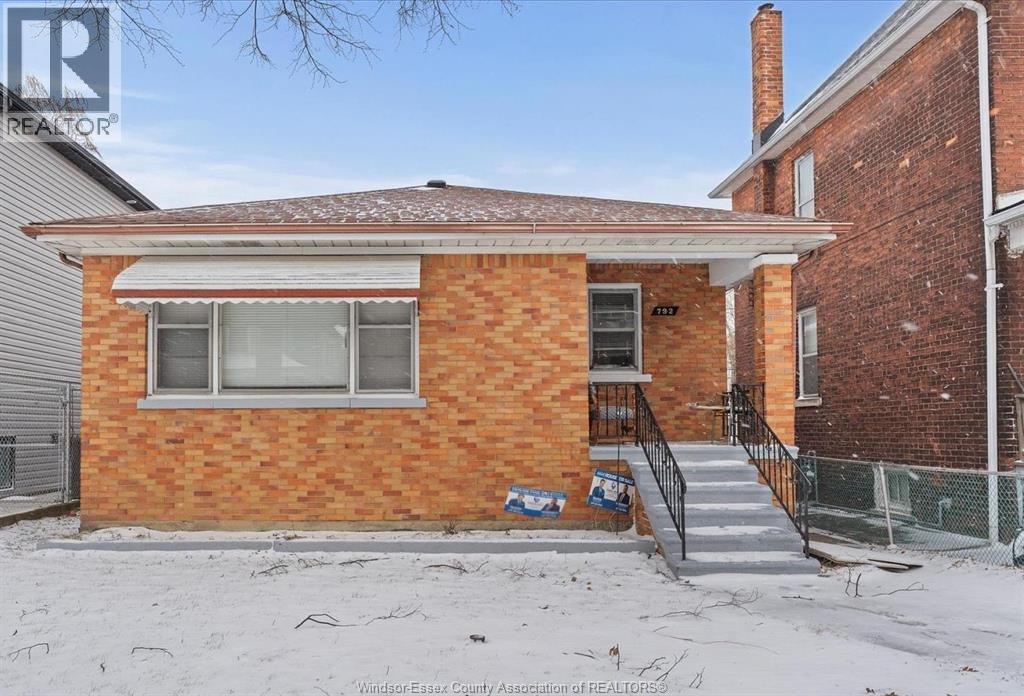 732 Church #UPPER, Windsor — primary photograph