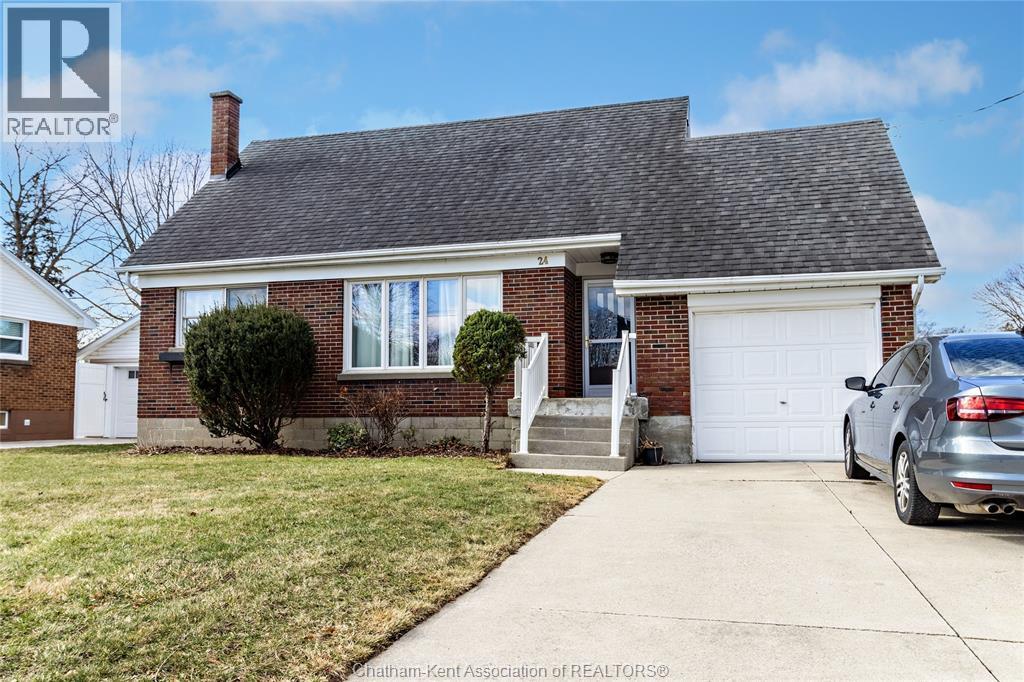 24 Simonton Drive, Chatham — photograph 3