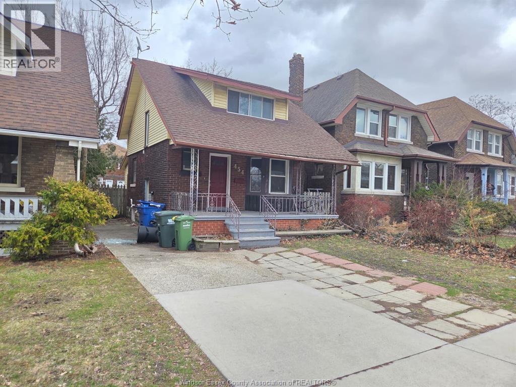 454 Rankin Avenue, Windsor — photograph 2