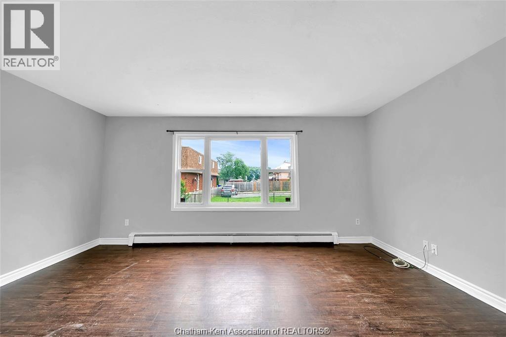 40 Beechwood Crescent #1, Chatham — photograph 3