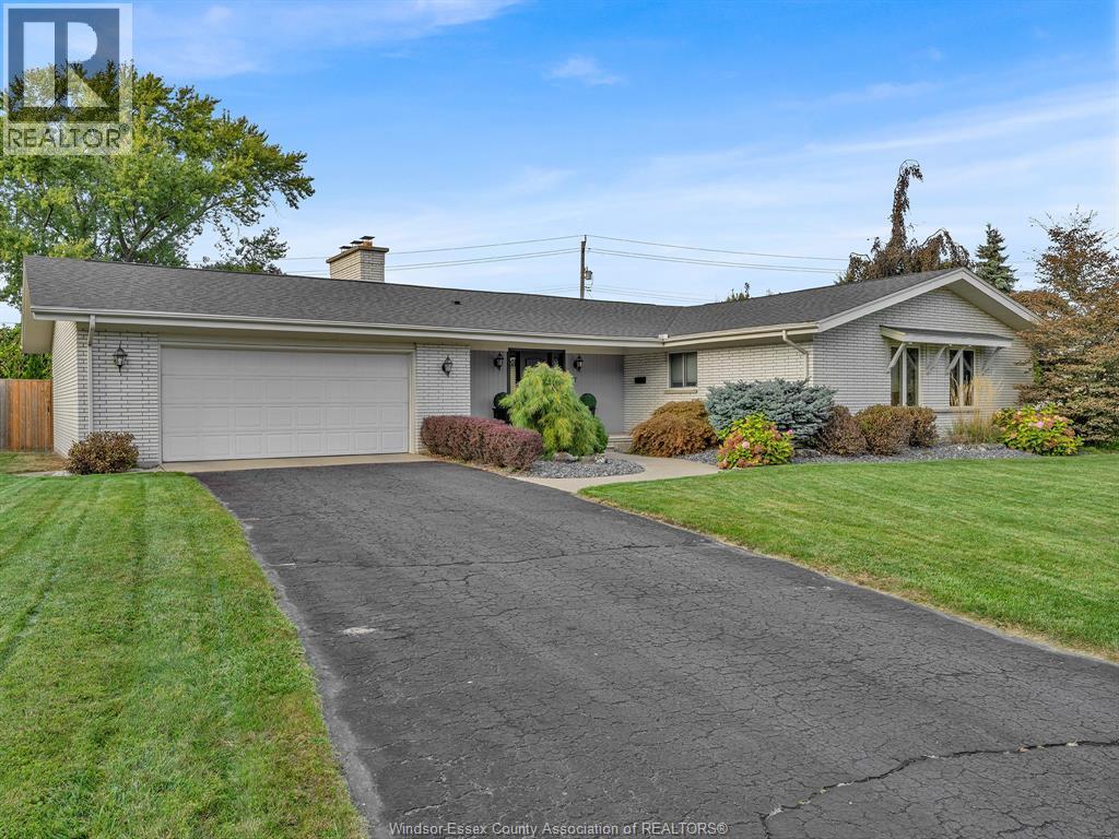 7 Longbeach Drive, Leamington — photograph 2