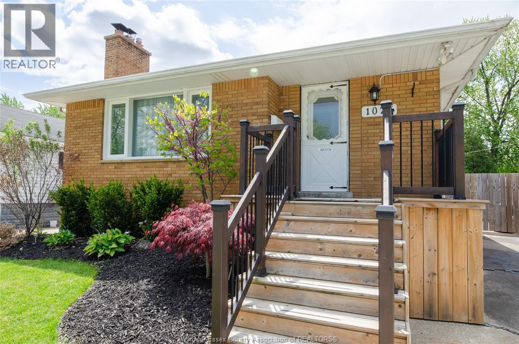 1077 Fairview, Windsor — primary photograph