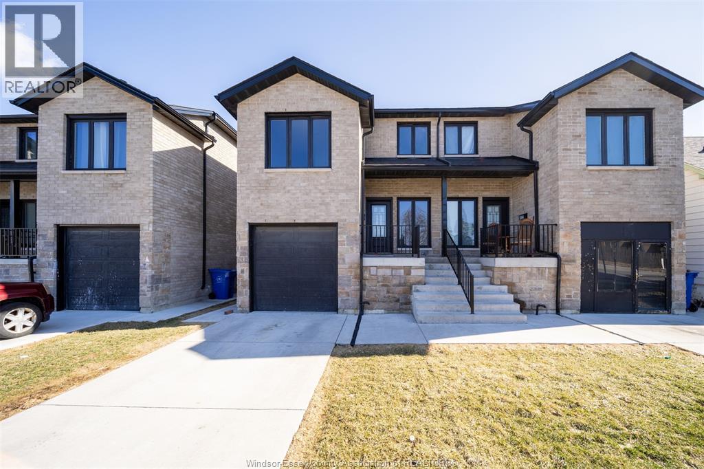 1582 Drouillard Road, Windsor — primary photograph