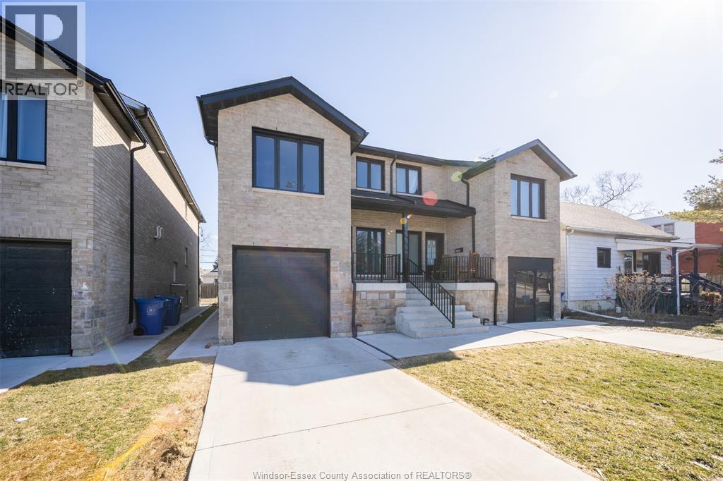 1582 Drouillard Road, Windsor — photograph 2