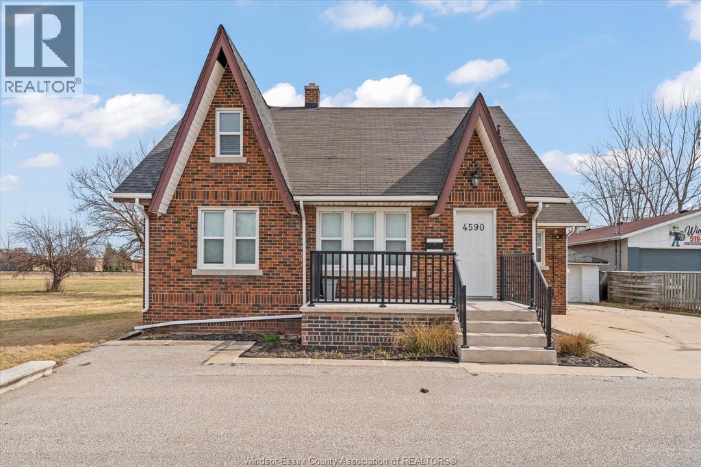 4590 Walker Road, Windsor — photograph 2