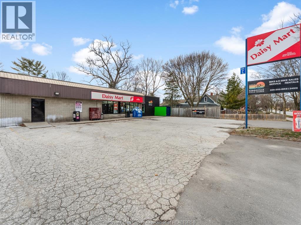 Industrial — 122 & 124 Division Street, Kingsville, Ontario