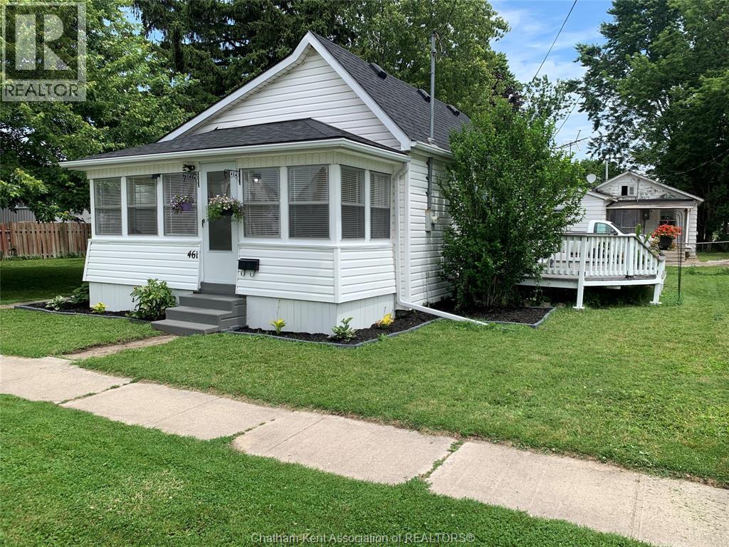 Single Family — 461 Selkirk Street, Wallaceburg, Ontario
