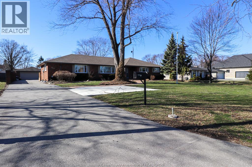 Single Family — 463 Russell Woods Road, Lakeshore, Ontario