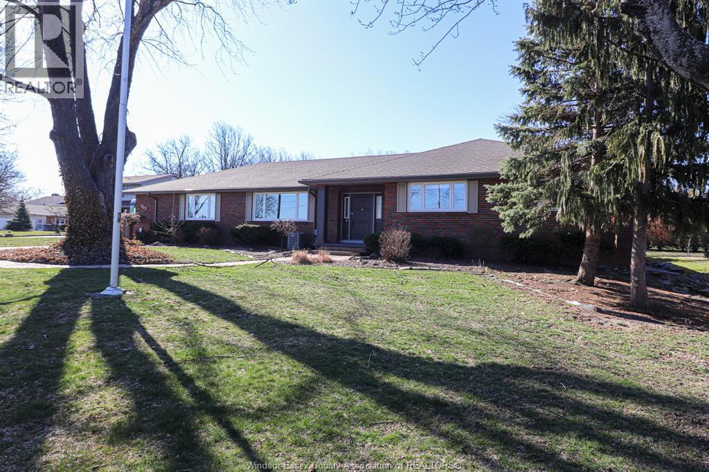 463 Russell Woods Road, Lakeshore — photograph 3