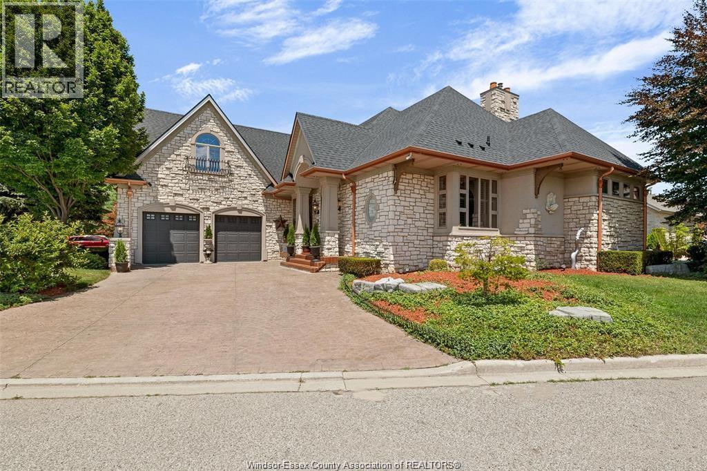 490 Shoreview, Windsor — photograph 2