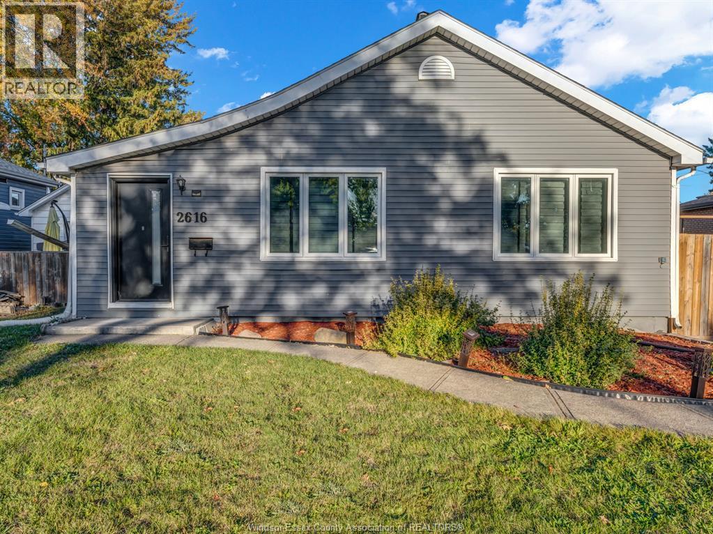 2616 Tourangeau Road, Windsor — primary photograph