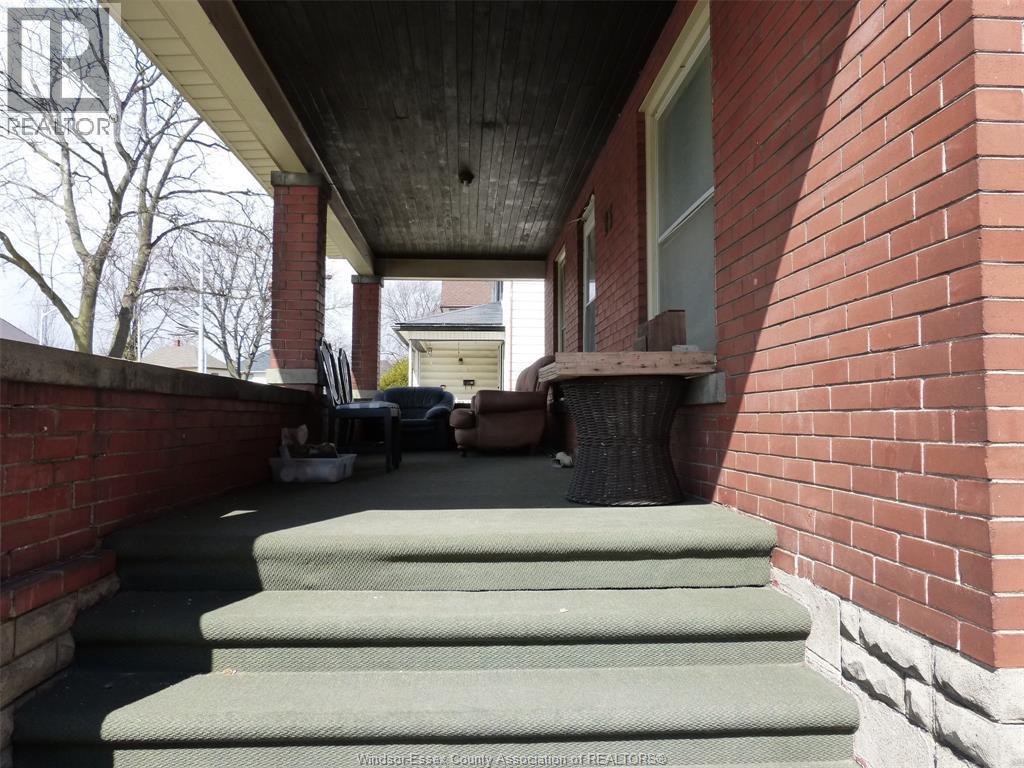 23 Queeens Avenue, Leamington — photograph 3