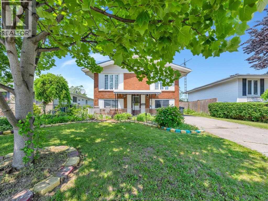 10670 Lambeth Road, Windsor — photograph 2
