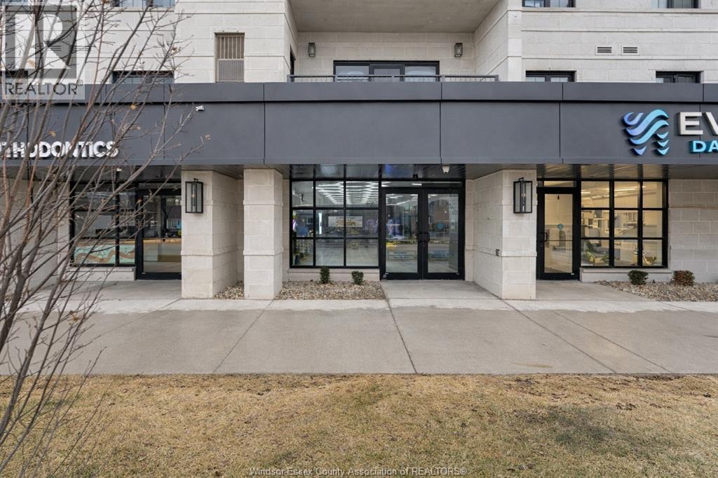 3817 Howard Avenue #4A, Windsor — photograph 2
