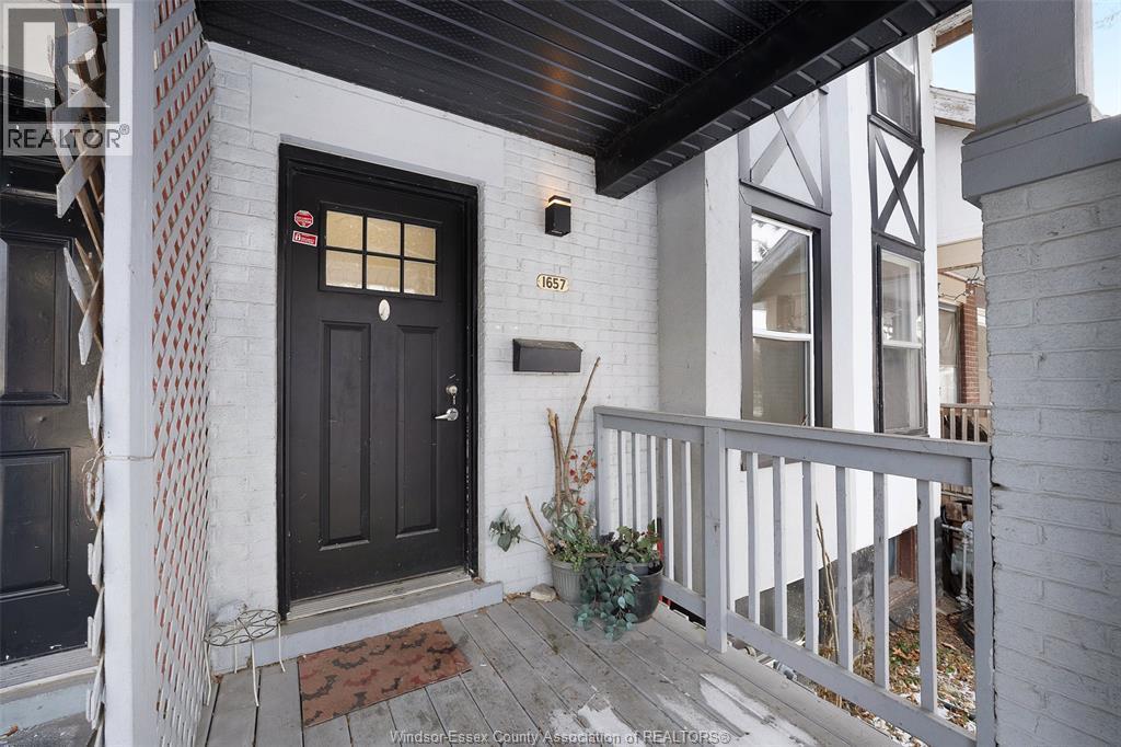 1657 Martindale, Windsor — photograph 3