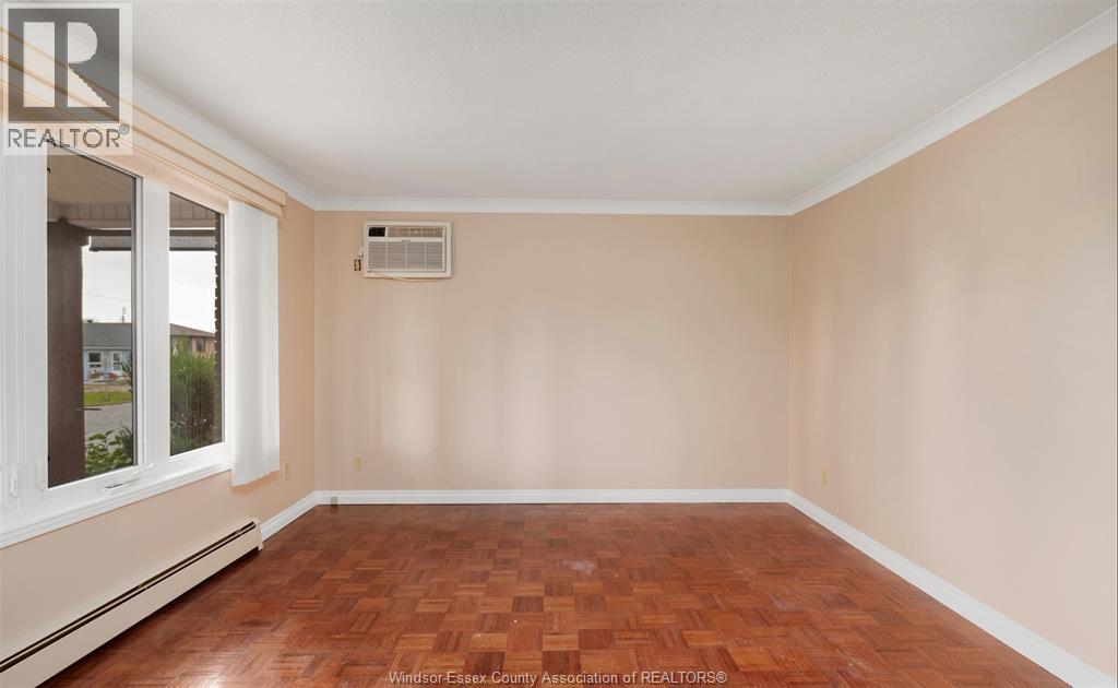 704 Bensette, Windsor — photograph 3