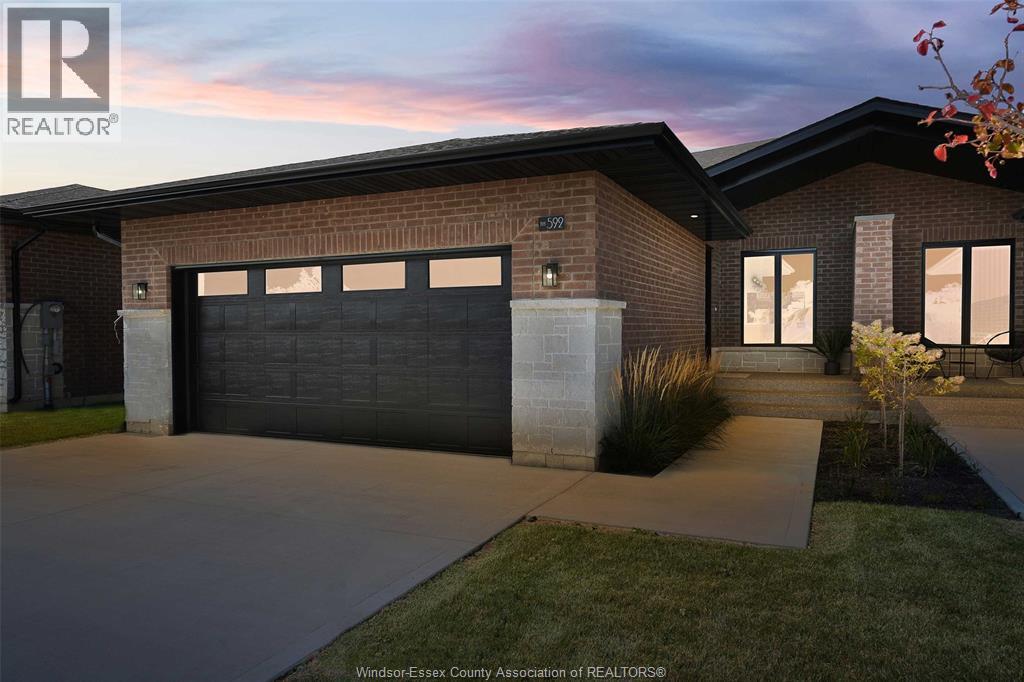 664 Lily Mac Boulevard, Windsor — photograph 2