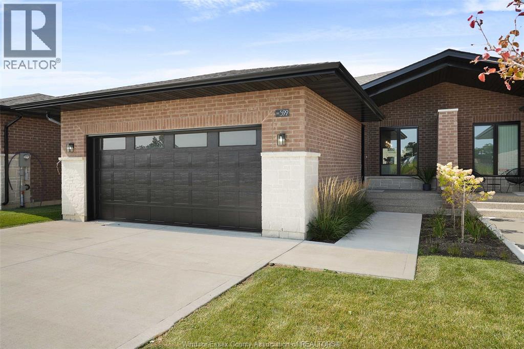 664 Lily Mac Boulevard, Windsor — photograph 3