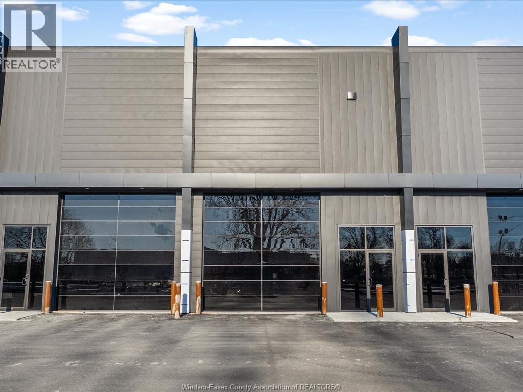 4470 North Service Road #112, Windsor — primary photograph