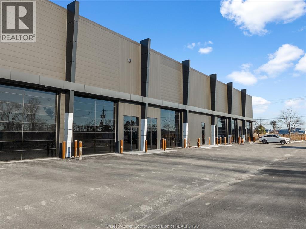 4470 North Service Road #112, Windsor — photograph 3