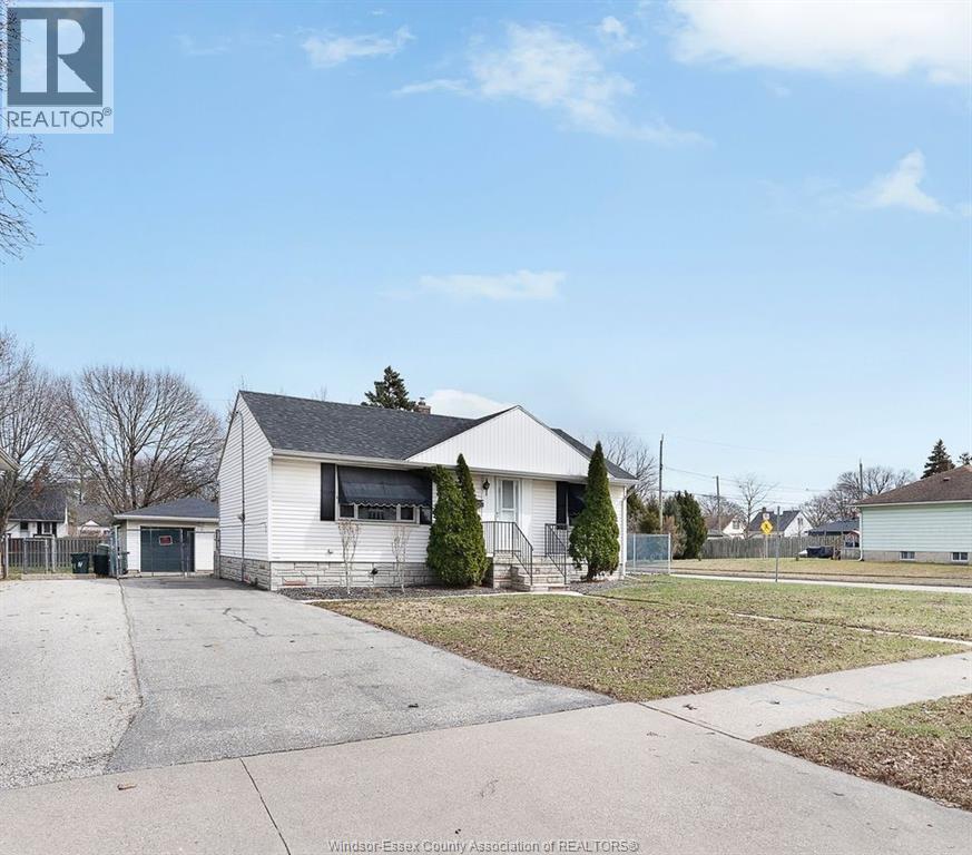 1020 Askin Avenue, Windsor — photograph 2