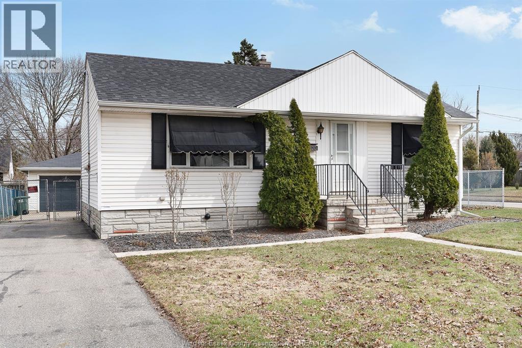 1020 Askin Avenue, Windsor — primary photograph