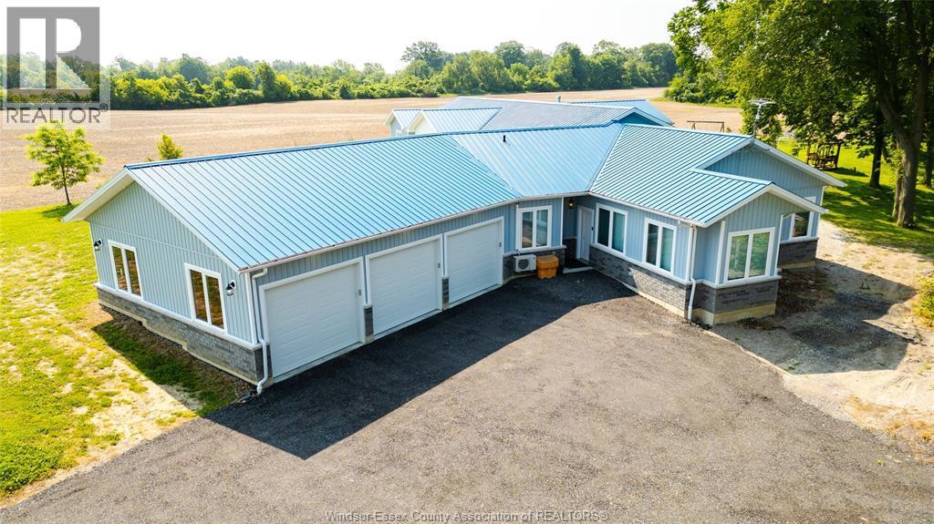 1377 County Rd 20, Kingsville — photograph 2