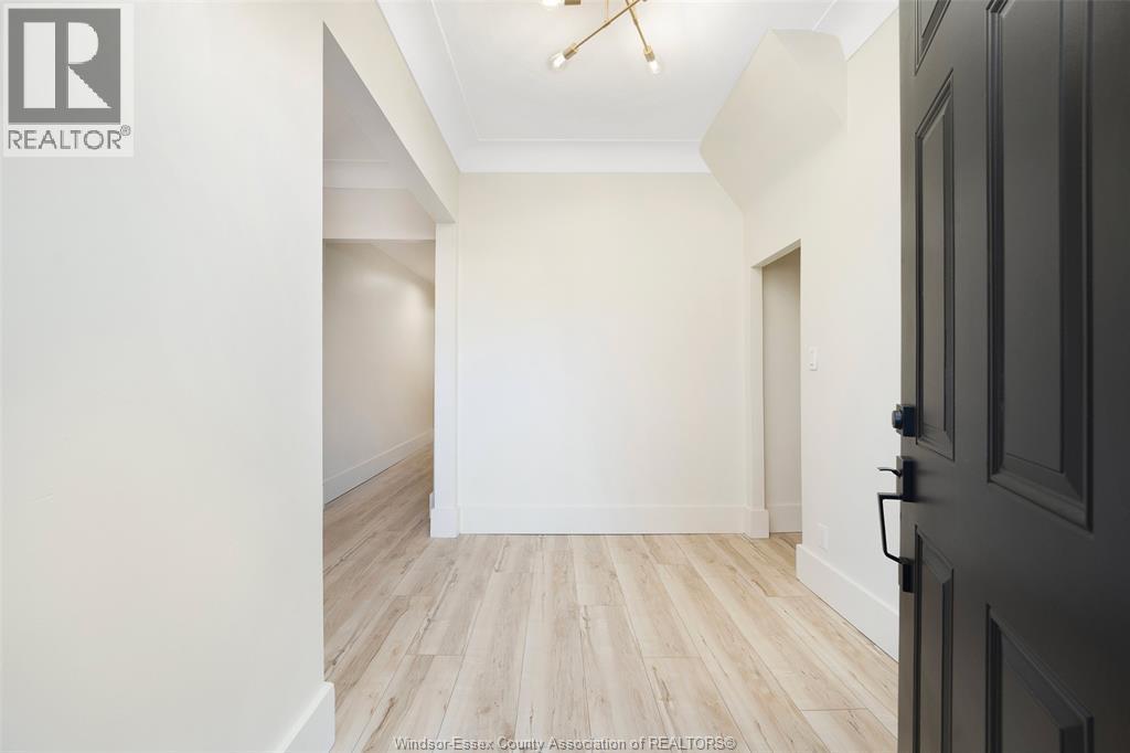 785 Hall #main, Windsor — photograph 3