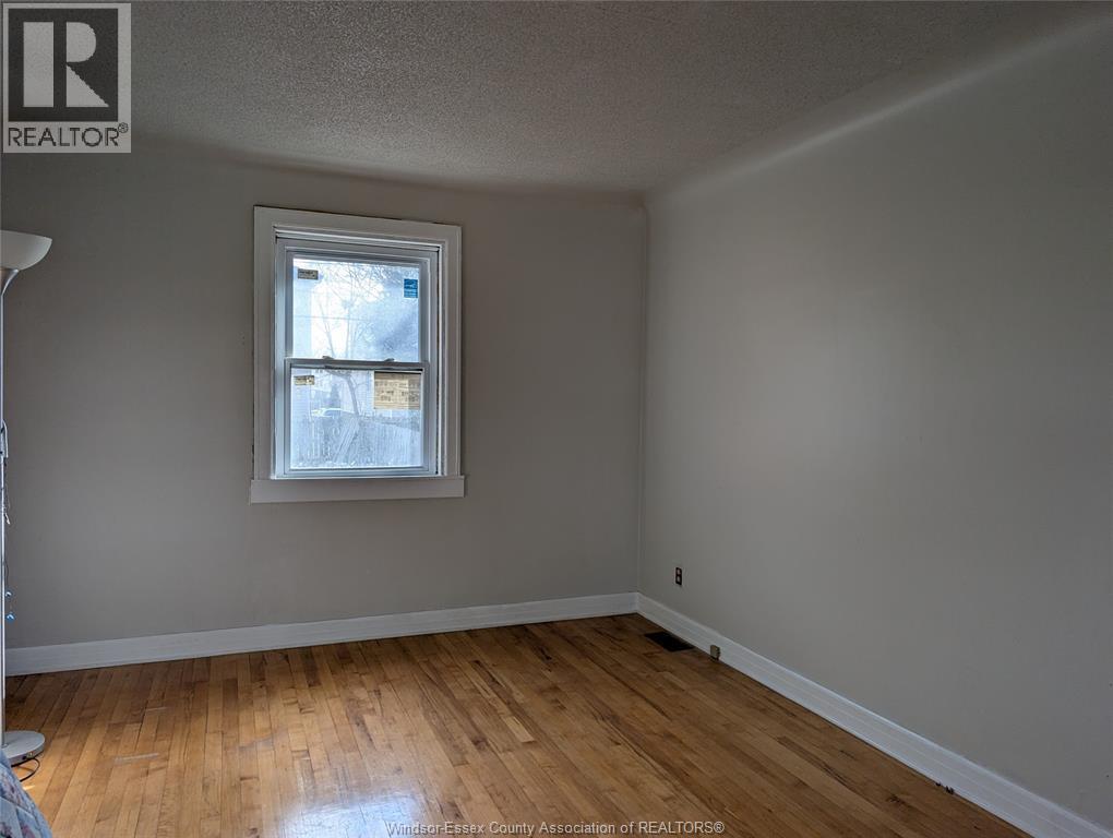 708 Partington Avenue, Windsor — photograph 3