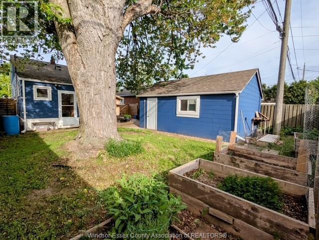 2179 Forest Avenue, Windsor — photograph 3